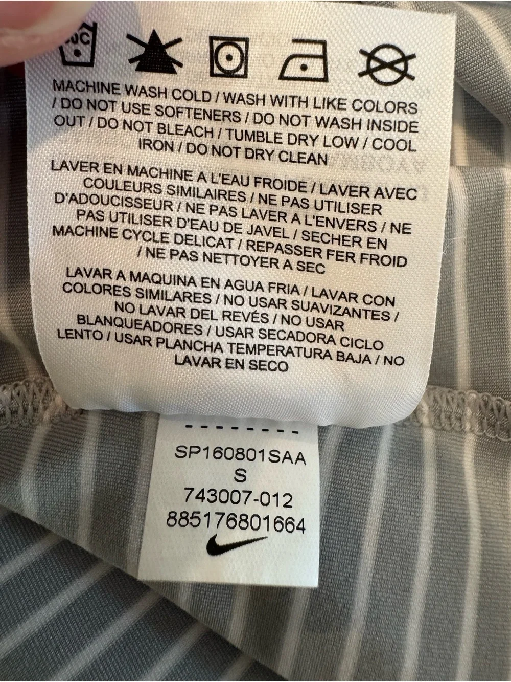 Nike Golf Women’s long sleeve Dri-fit crewneck shirt size s grey white stripes